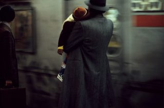 Frank Horvat - New York, Father and Child in the Subway, 1984