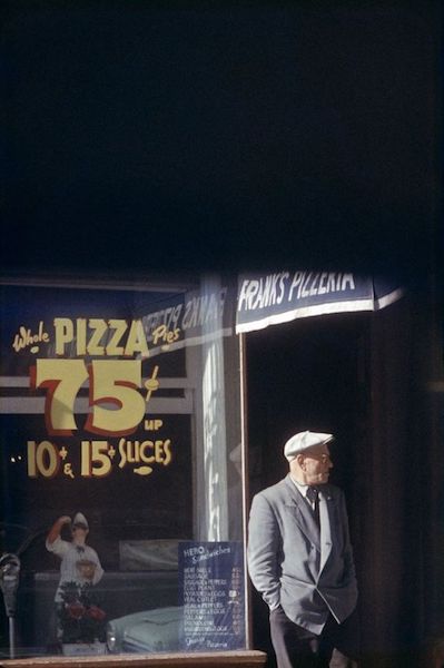 Saul Leiter - Pizza Paterson, 1952