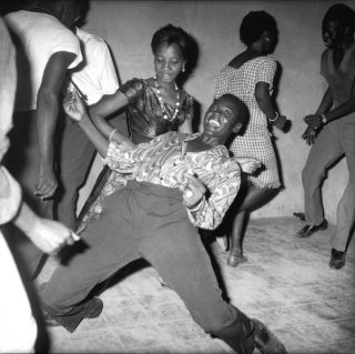 Malick Sidibé - Regardez-Moi, 1962