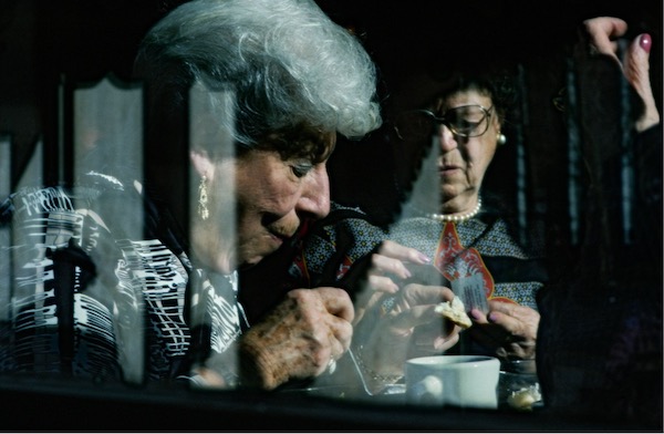 Frank Horvat - New York, Upper West Side, Old Ladies in a Café, 1986, Archival pigment print, printed later, 34 x 50 cm