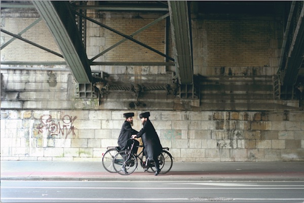 Dan Zollmann - Deux vélos sous un pont, 2010-11