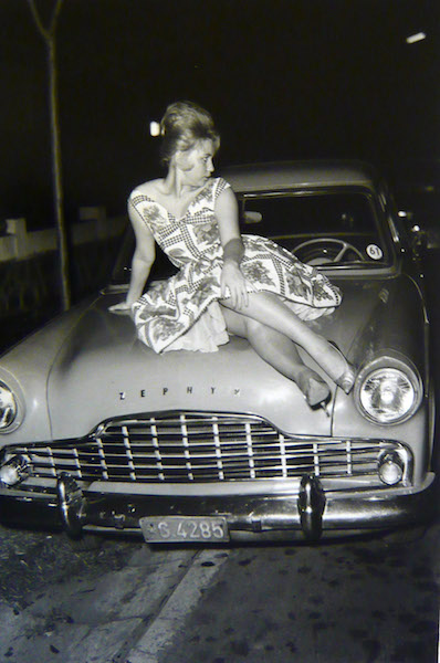 Jean Depara - La Dame Européenne à Kinshasa, 1960