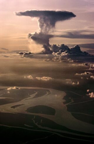 Steve McCurry - Monsoon Skies, India, 1983